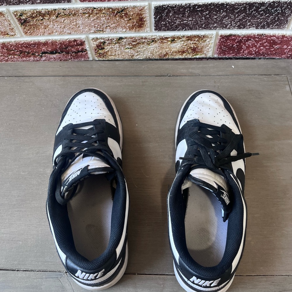 Nike Black and White Sneakers - Picture 5 of 10